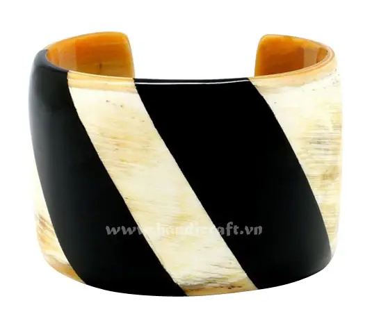 Horn Cuff Bracelet with Black Lacquer HD00452, handmade buffalo horn jewelry